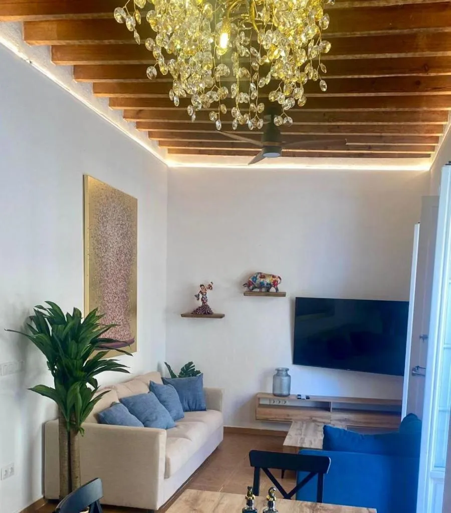 Imagen de CASA NATY, Espacioso Renovado Apartamento en el Centro de Malaga