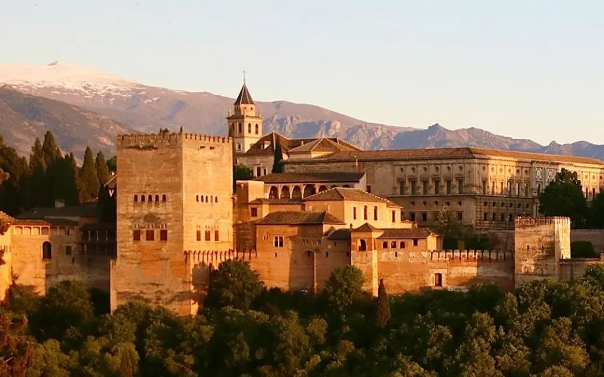Viajar con perros a Granada