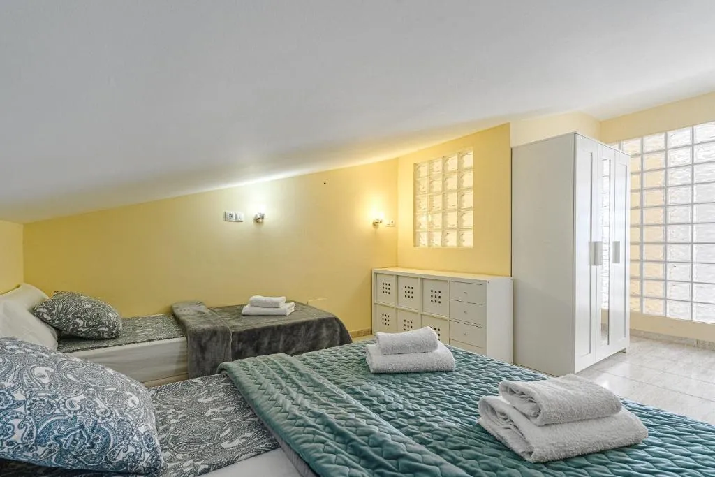 Imagen 4 de RED Large family apartment, three floors, 10 guests