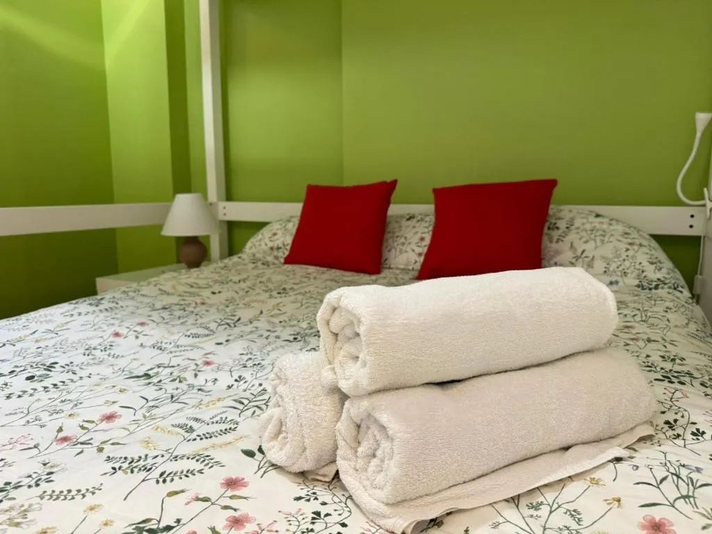 Imagen 2 de BIKE APARTMENT next to Cathedral and Laurel by Apartamentos Logroño org