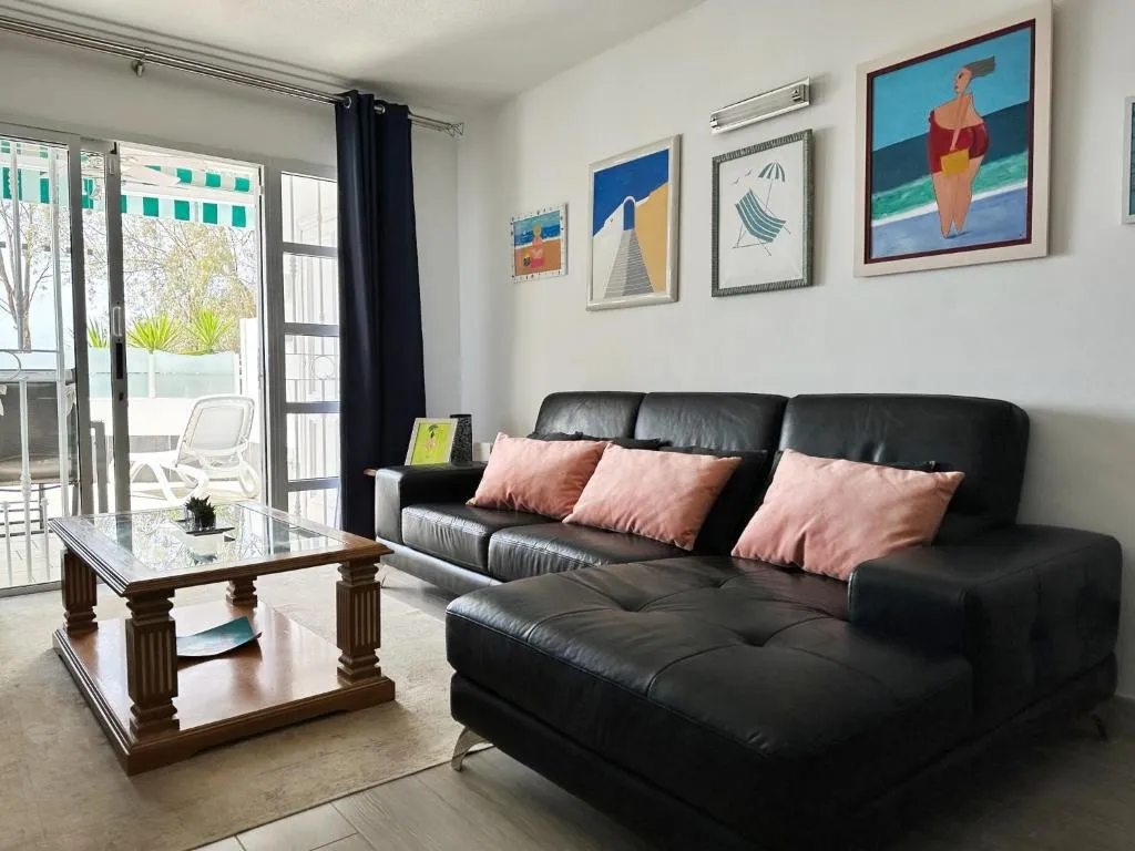 Imagen 2 de Relaxing Ocean View, Spacious Art Apartment With Large Terrace, Near Best Costa Adeje Beaches