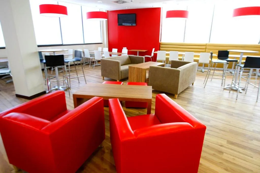 Imagen 4 de Travelodge Valencia Aeropuerto