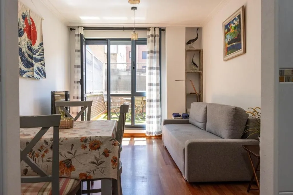 Imagen 5 de MyHouseSpain - Apartamento con patio en frente de la playa