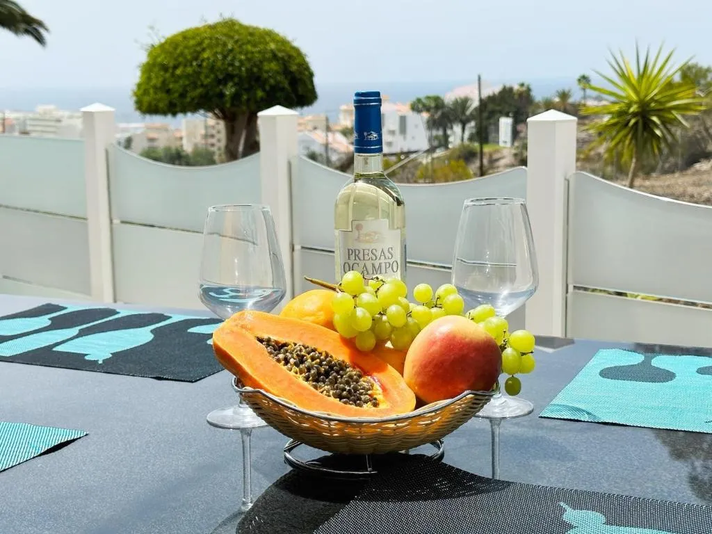 Imagen de Relaxing Ocean View, Spacious Art Apartment With Large Terrace, Near Best Costa Adeje Beaches