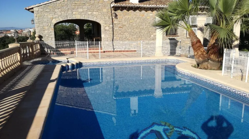 Imagen de Spacious villa with large private pool and incredible views