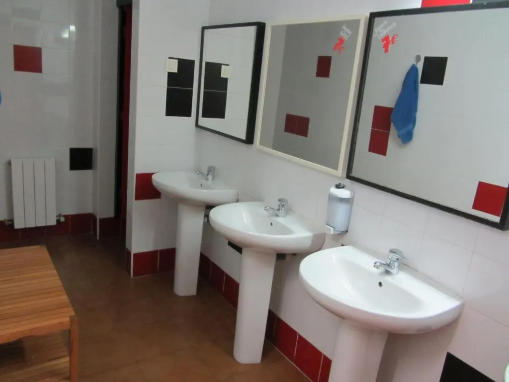 Imagen 2 de Bilbao Akelarre Hostel