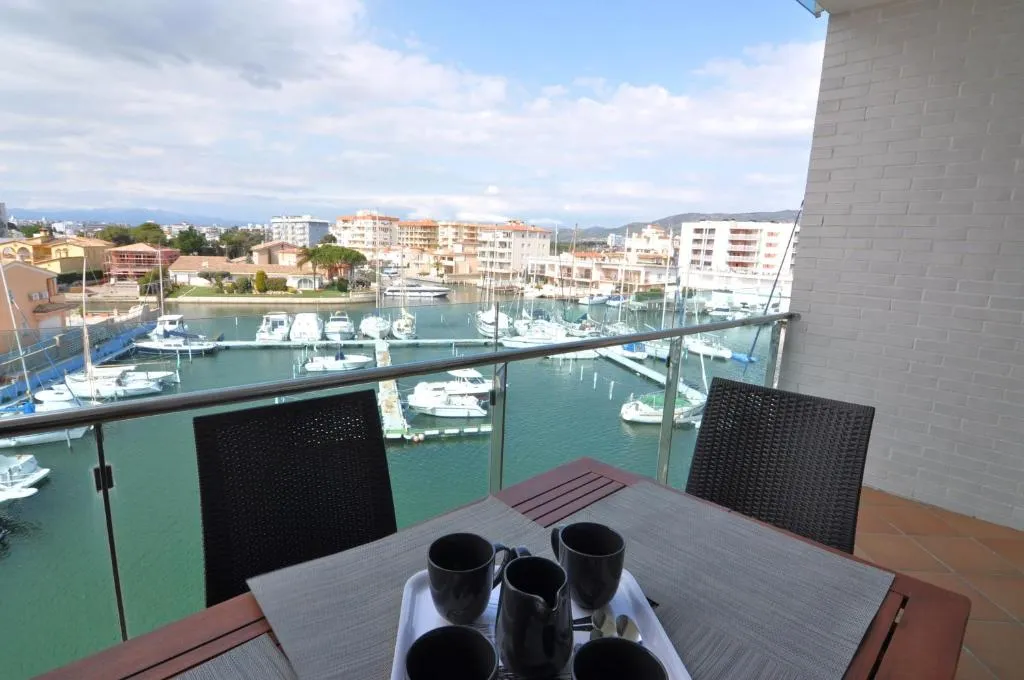 Imagen de RNET - Apartments Roses Port Trebol