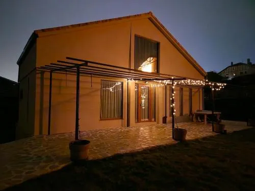 Casa-contenedor en la montaña