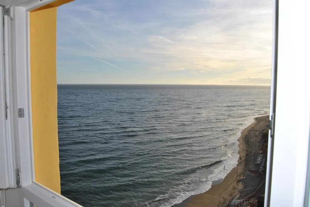 Imagen 2 de Vacaciones en el mar para dos cerca de Marbella