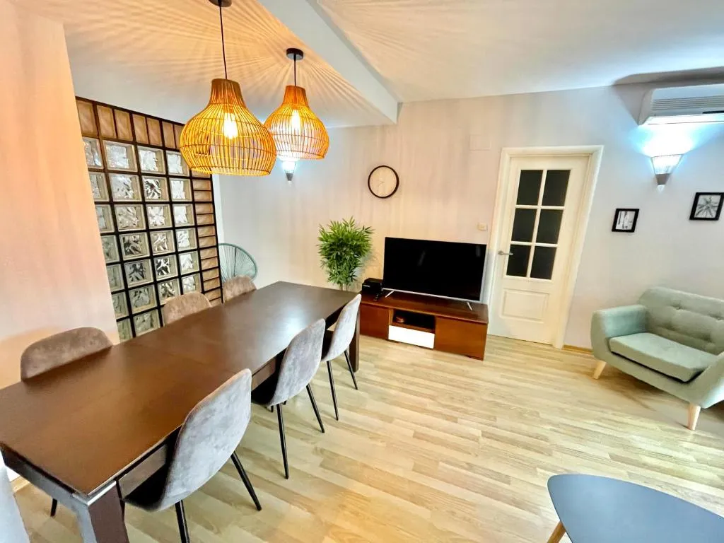 Imagen 8 de SeaHomes Vacations, FENALS BEACH&CHIC, pk, top apartment full equipped