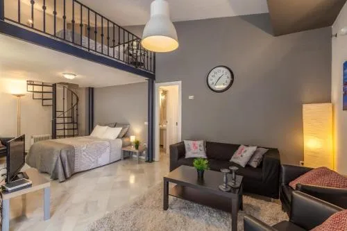 GAVIDIA CENTER PREMIUM SUITES, FREE PARKING