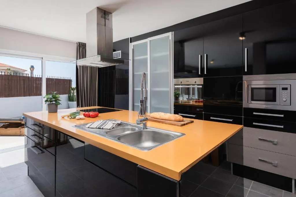 Imagen 7 de Luxury Villa Callao with private heated pool by Vallecid