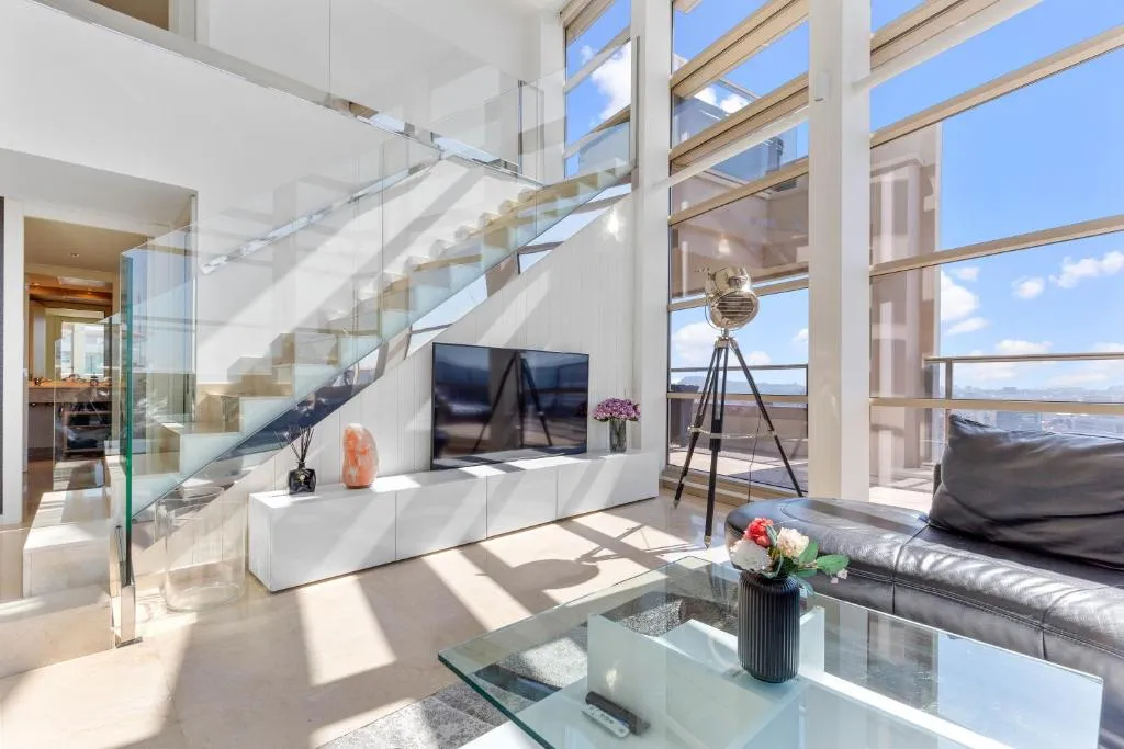 Imagen 2 de Penthouse Duplex with Epic Views