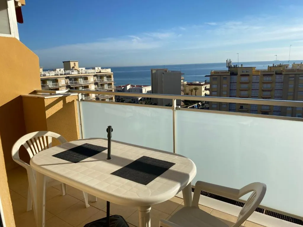 Imagen 3 de High-Floor Bright Apartment with Sea Views
