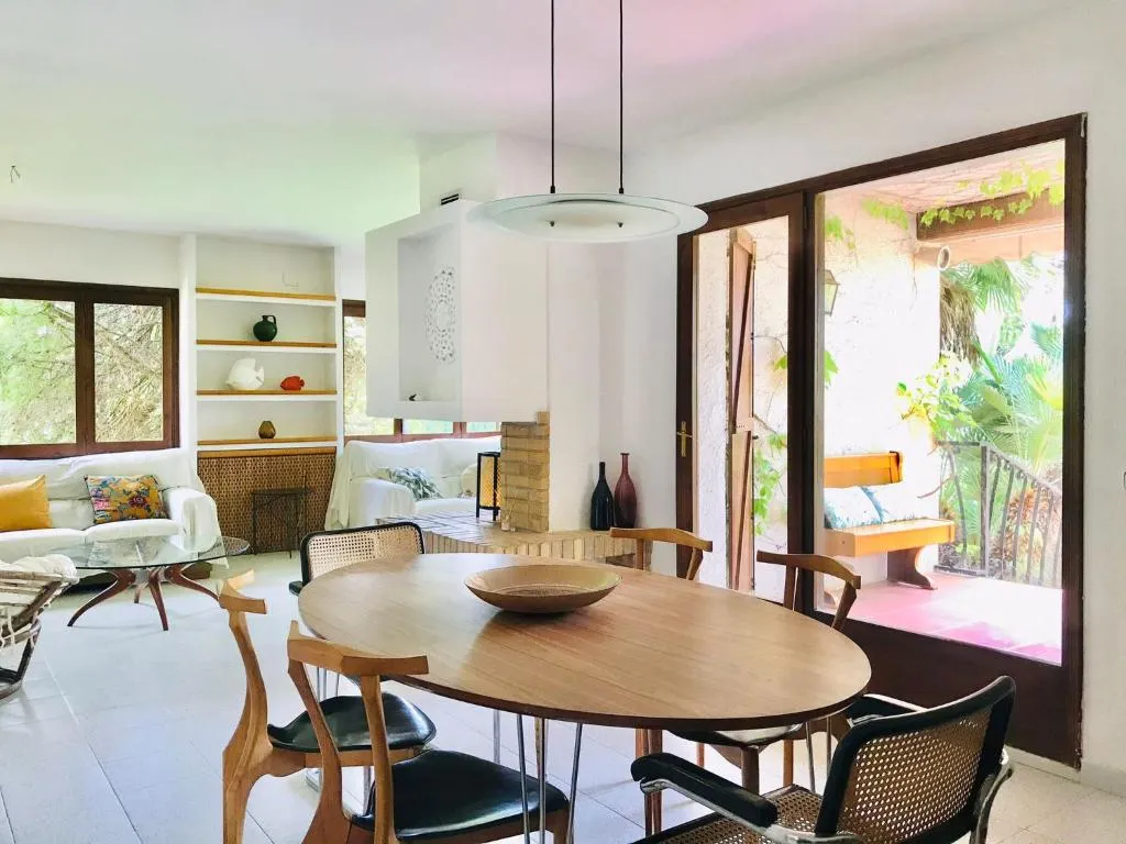 Imagen 4 de Casa mediterránea con gran jardín y piscina a 500 m de la playa