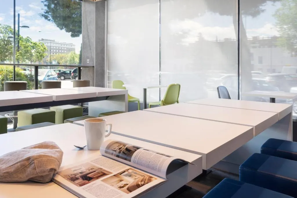 Imagen 4 de B&B HOTEL Zaragoza Plaza Mozart