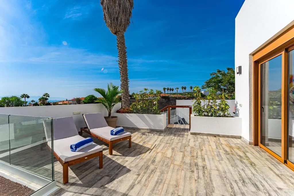 Imagen 7 de Fabulous contemporary 5 bedroom villa with private heated pool, sleeps max 13