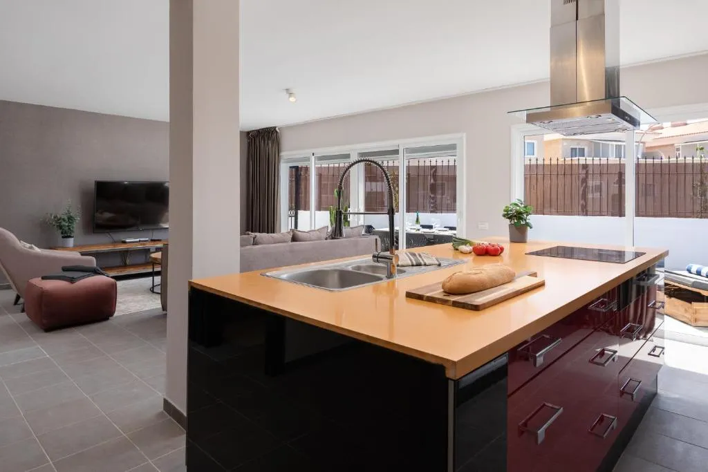 Imagen 5 de Luxury Villa Callao with private heated pool by Vallecid