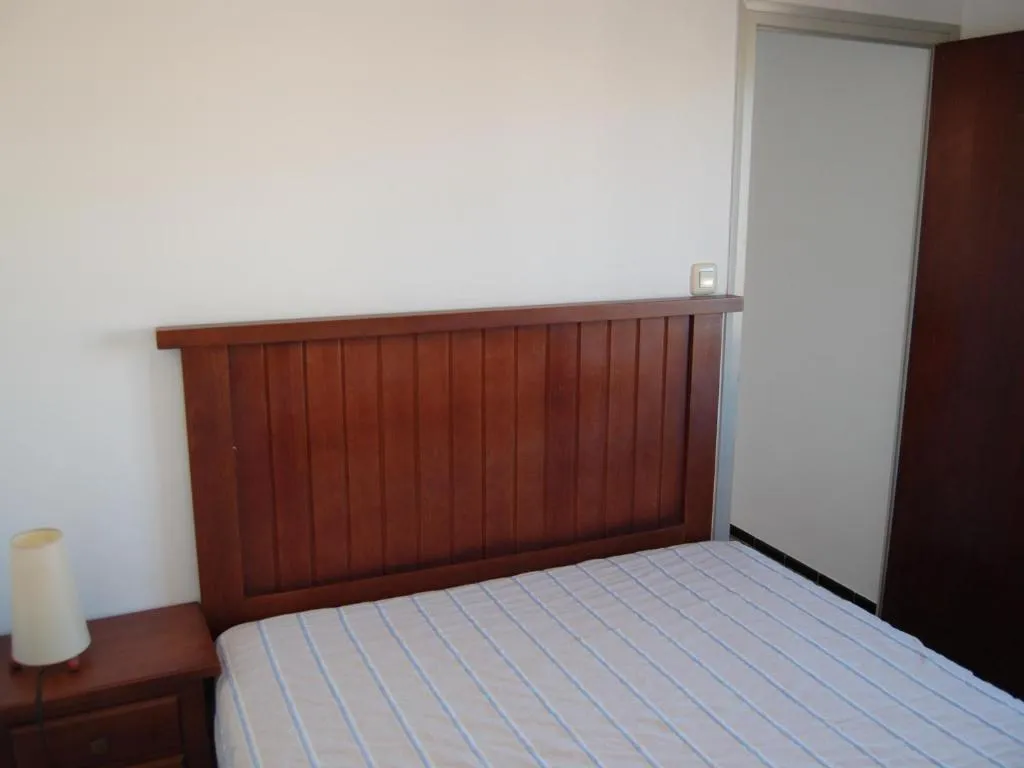 Imagen 4 de Ático con gran terraza, a 100m de la playa del Port de Llançà, con WIFI, TV y cocina renovada - ES-228-31
