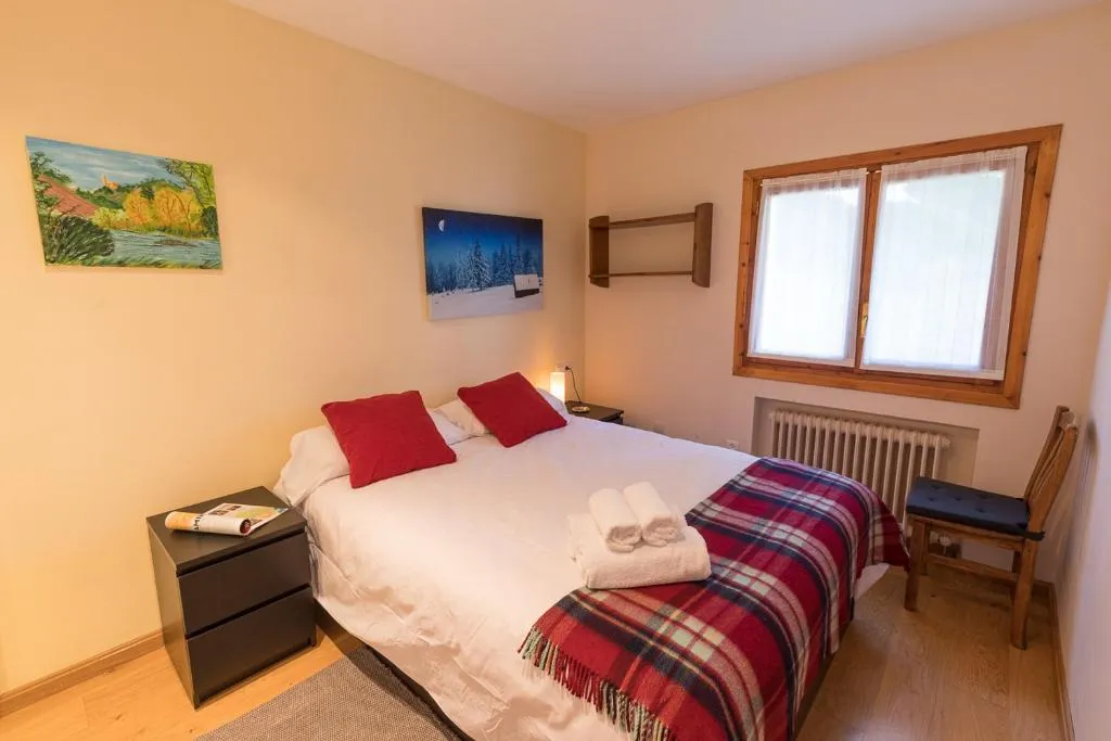 Imagen 8 de Lake by PIRINEOS 360 - Sencillo y fresco - Ideal parejas
