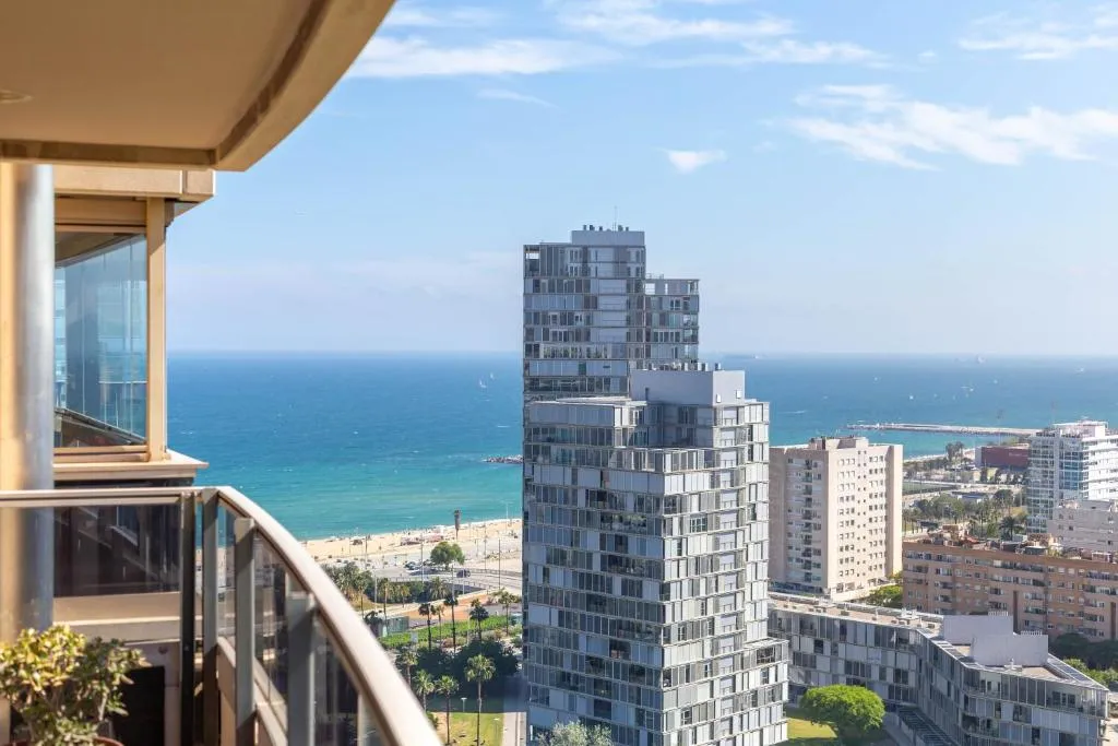 Imagen 4 de Penthouse Duplex with Epic Views