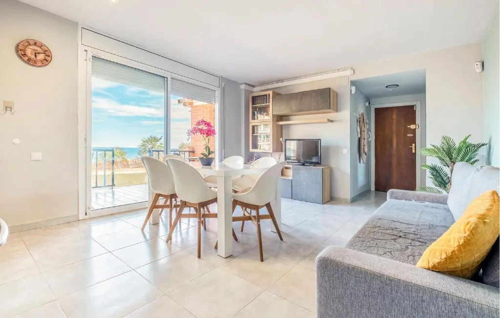 Imagen 1 de Cozy Apartment In Salou With House Sea View
