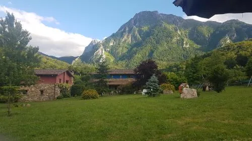 Casas rurales Valle de Bueida, jacuzzi en las casas el El Palacio y Viscárcel