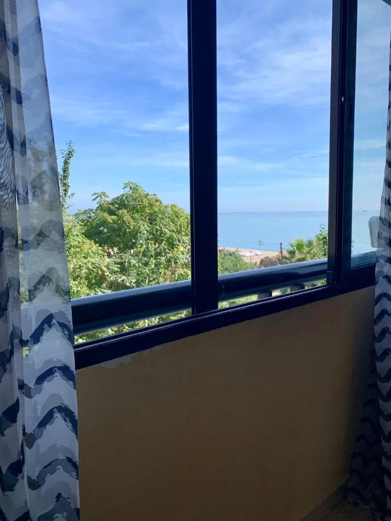 Imagen 1 de Apartment with Beach Views