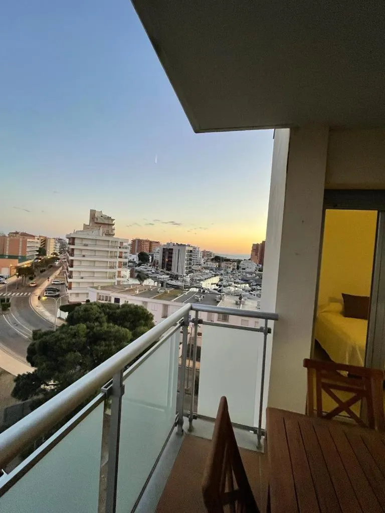Imagen de Magnífico apartamento cerca de la playa con piscina - Roses