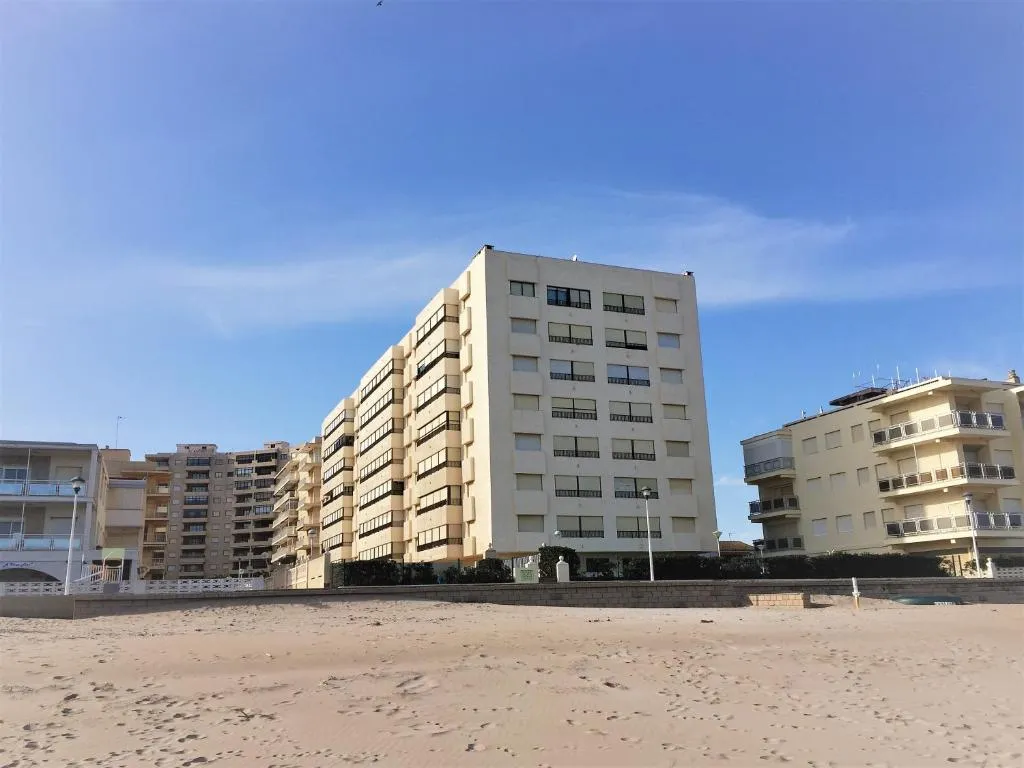 Imagen 2 de Cozy Apartment in a Beachfront Complex