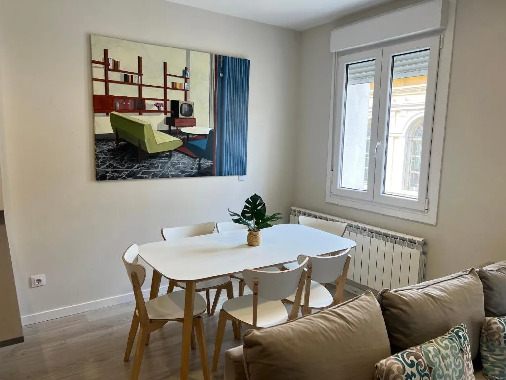 Imagen 3 de EL RINCON DE LA MERCED junto Laurel Aire acondicionado By Apartamentos Logroño org