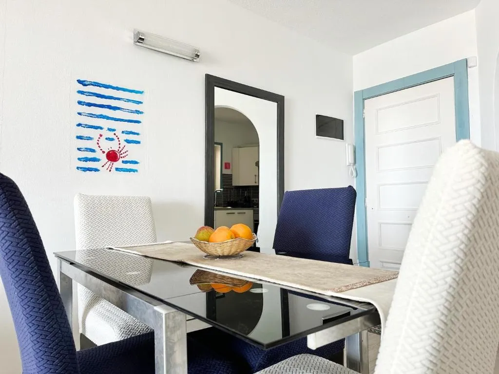 Imagen 7 de Relaxing Ocean View, Spacious Art Apartment With Large Terrace, Near Best Costa Adeje Beaches