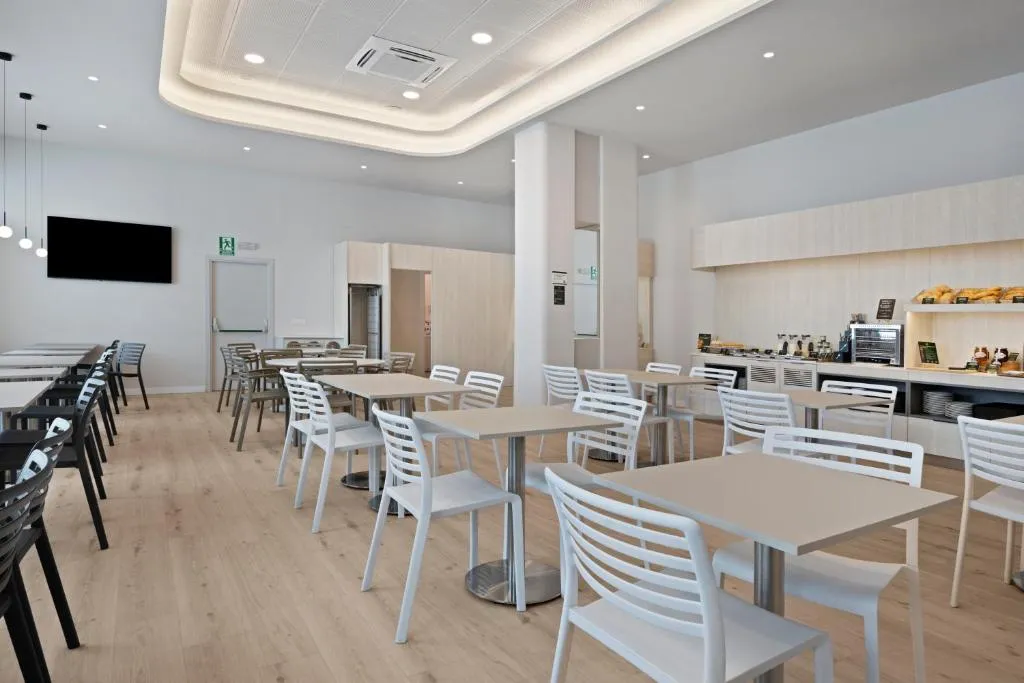 Imagen 7 de B&B HOTEL Logroño Las Cañas