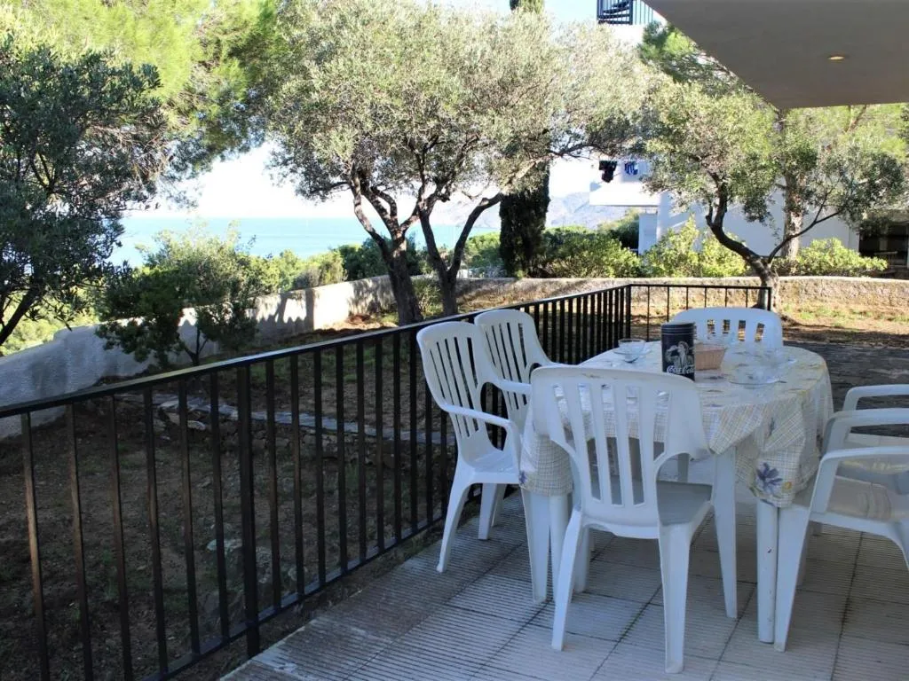 Imagen 2 de V. FANÉ DER. - Casa con jardín y vista mar en Llançà - ES-228-9