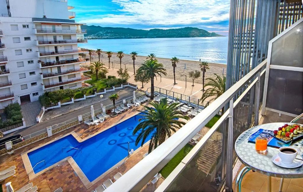 Imagen de Hotel Monterrey Roses by Pierre & Vacances