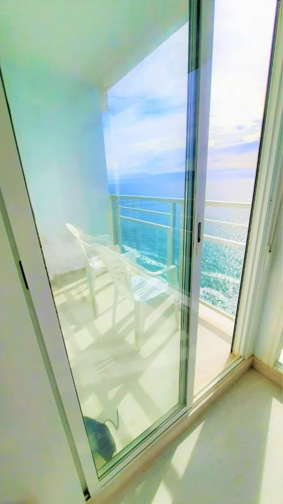 Imagen 8 de Fantastico apartamento Faro de cullera a primera linea mar abierto playa de los olivos