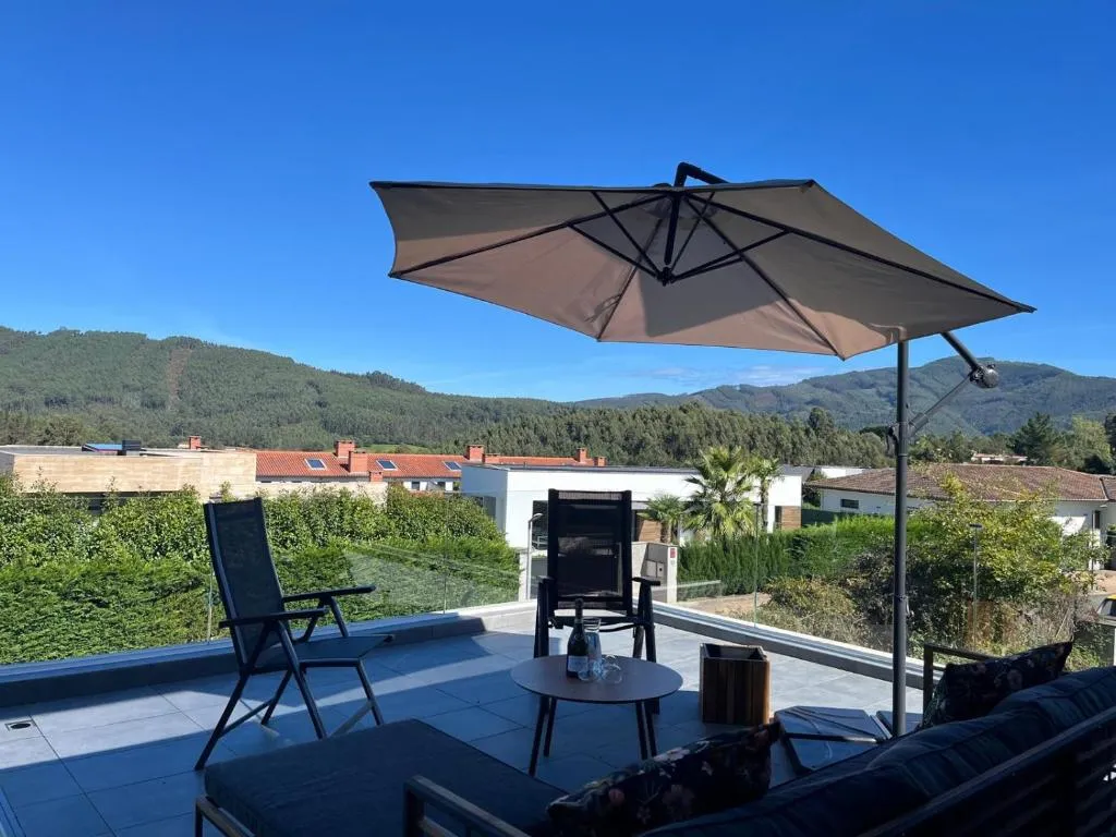 Imagen 2 de Casa Unifamiliar con Vistas al Paisaje y Encanto en el Corazón del País Vasco,España