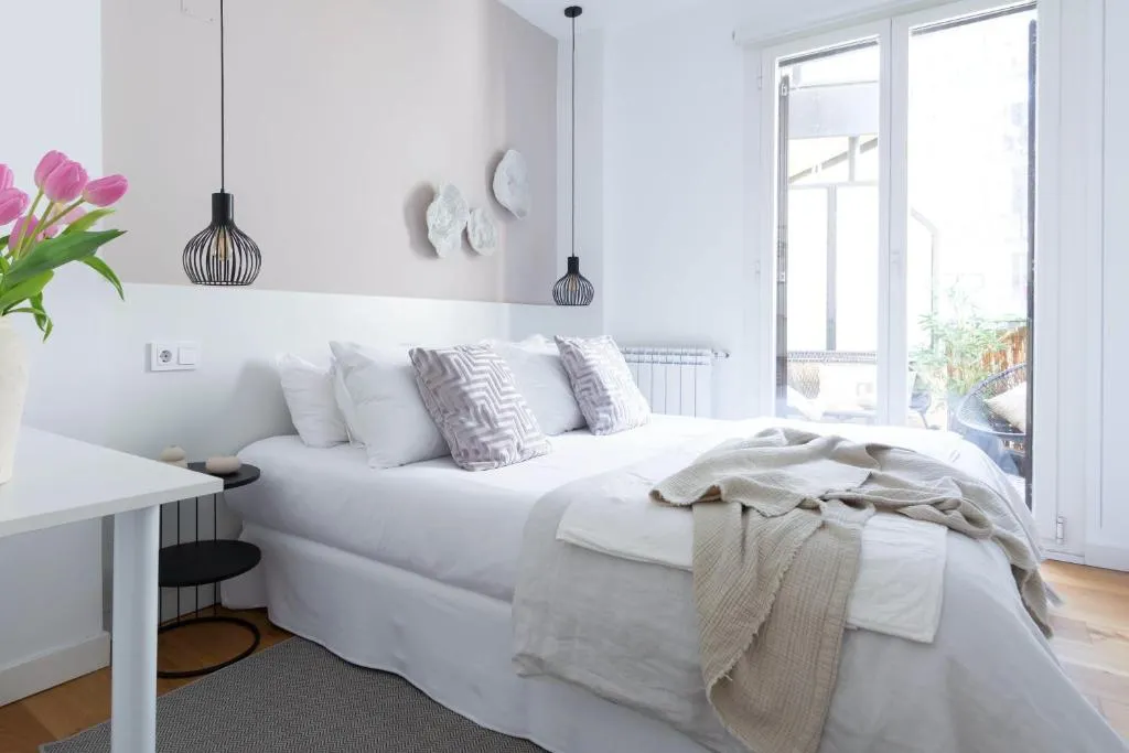 Imagen 4 de ☆Centric Spacious⎮7 balconies⎮Brand new ⎮Aircon ☆