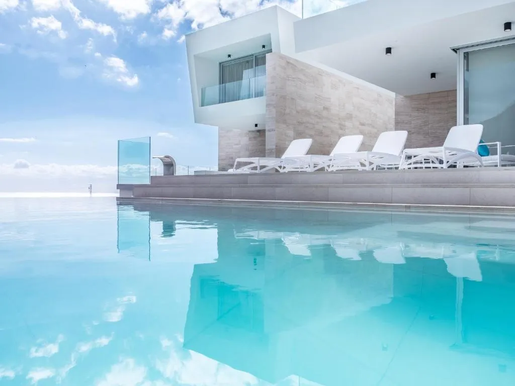 Imagen de CHALET 95, Lujo y Piscina Infinity