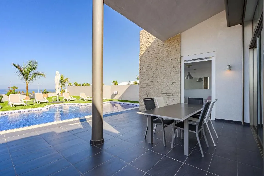 Imagen 5 de Villa Elisabetta, Luxury Villa with Heated Pool Ocean View in Adeje, Tenerife