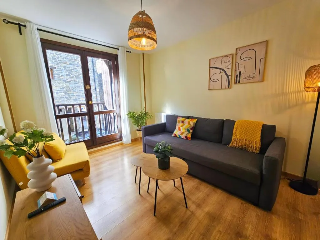Imagen 3 de Apartamentos Escarrilla Suites 3000