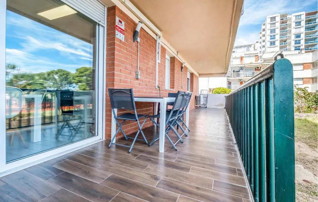 Imagen 6 de Cozy Apartment In Salou With House Sea View