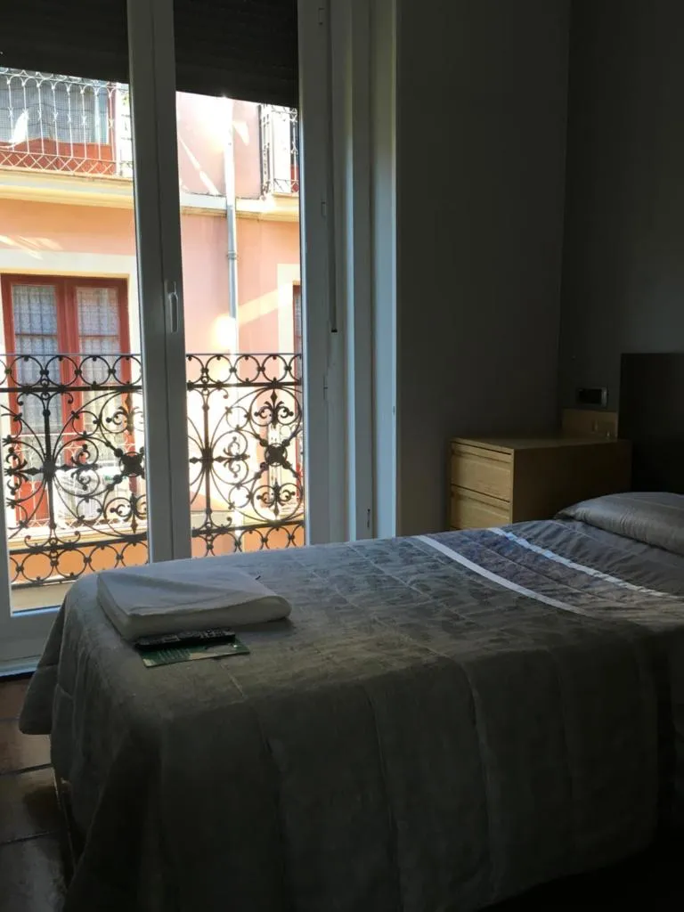 Imagen 2 de Pensión La Bilbaina - Albergue Logroño