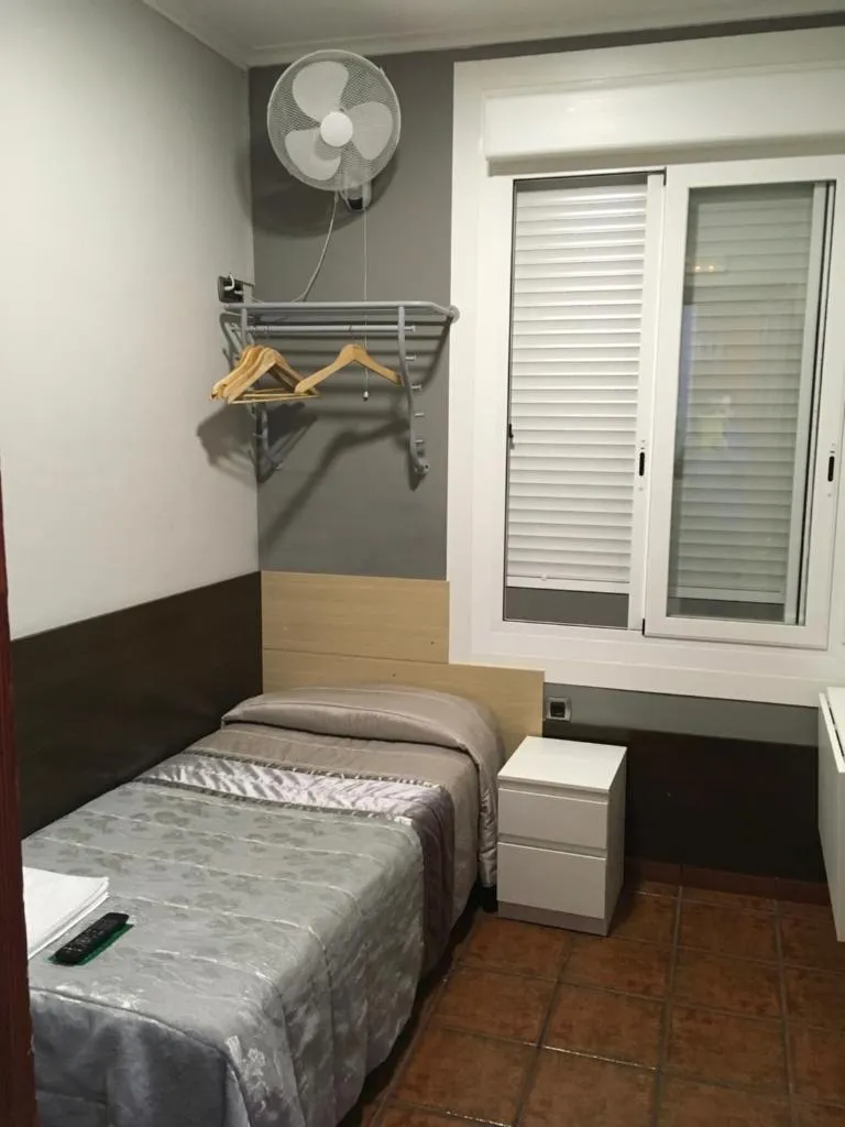 Imagen 8 de Pensión La Bilbaina - Albergue Logroño