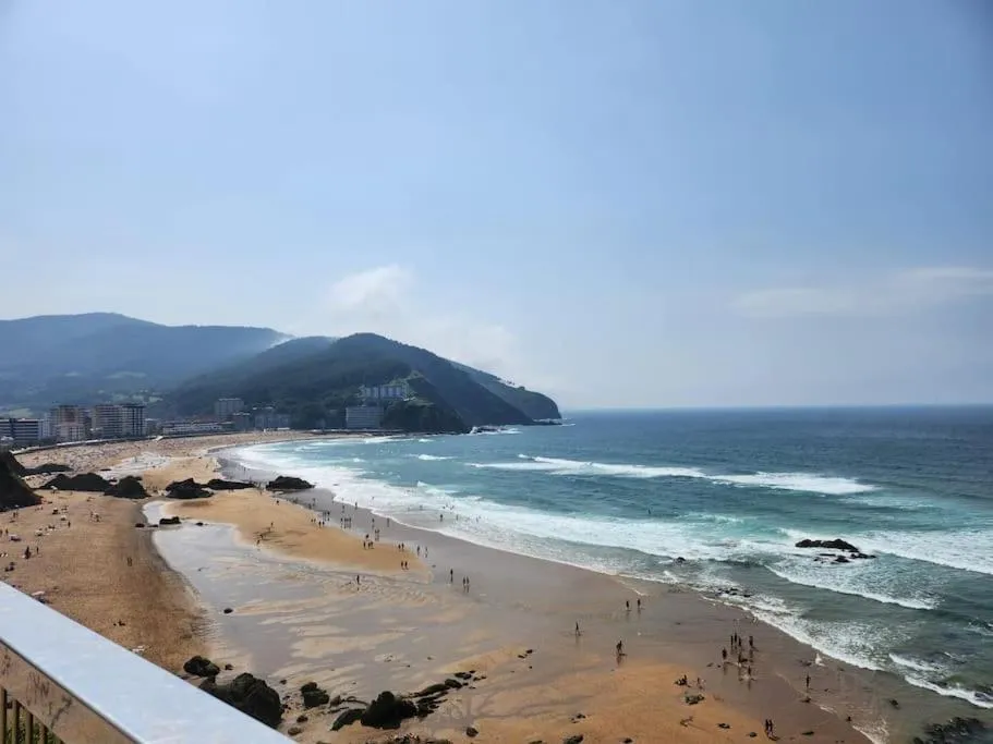 Imagen 4 de Casa Unifamiliar con Vistas al Paisaje y Encanto en el Corazón del País Vasco,España