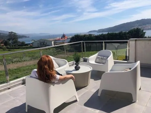 A Neida Casa con terraza con vistas al mar