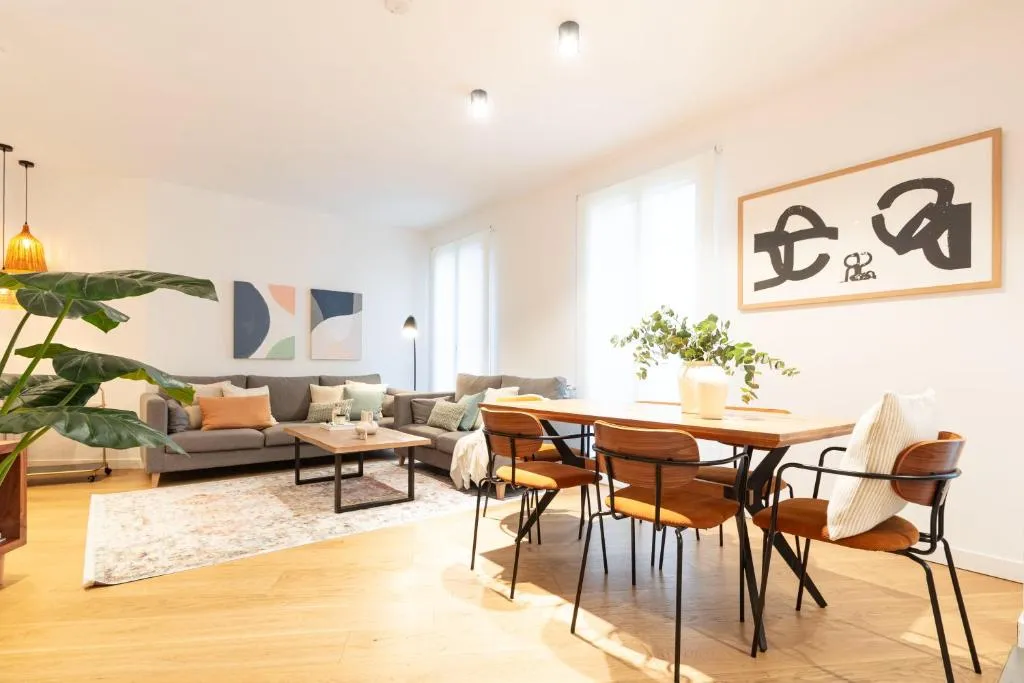 Imagen de ☆Centric Spacious⎮7 balconies⎮Brand new ⎮Aircon ☆