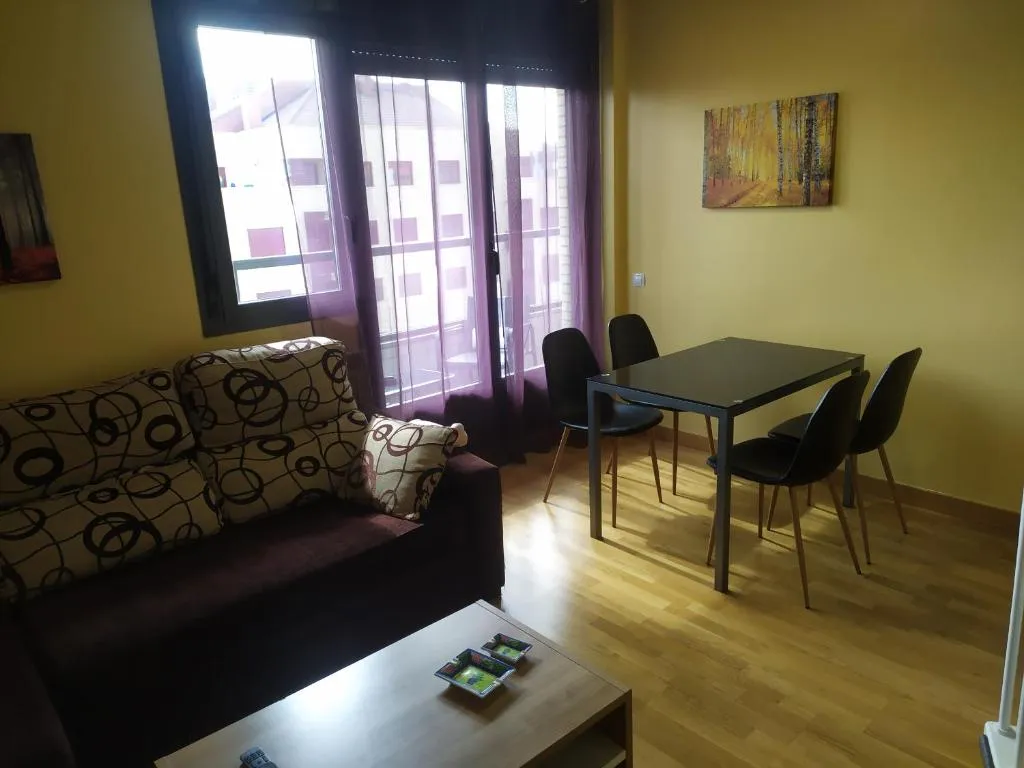 Imagen 8 de Apartamento Italia terraza y vistas a 5 minutos del centro en coche ideal para mascotas