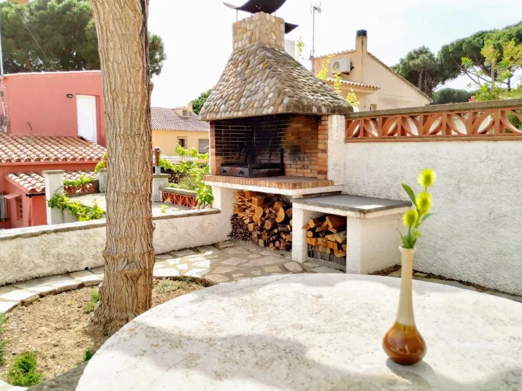 Imagen de VACAY Apartamento Montgo, con jardin en l'Escala
