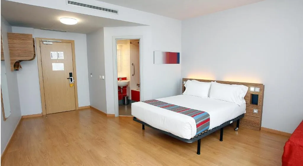 Imagen 6 de Travelodge Valencia Aeropuerto